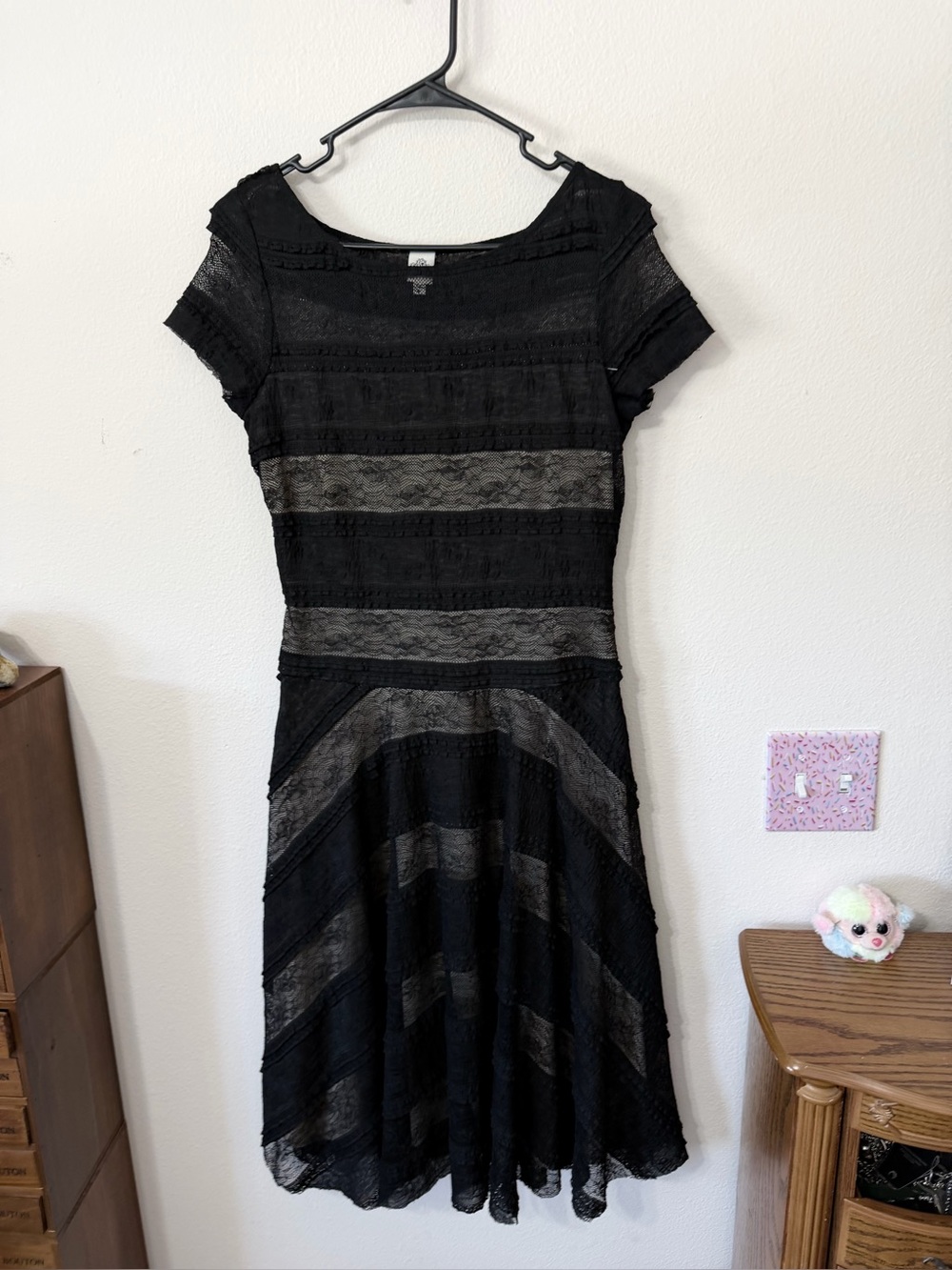 Lace over tan dress size 6